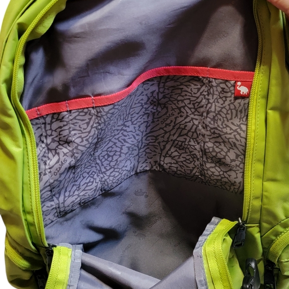 OIWAS Green Backpack - Picture 4 of 11